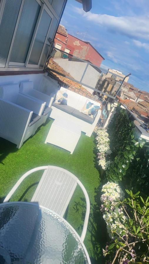 Appartement Chalaro' Apartament à Catane Extérieur photo